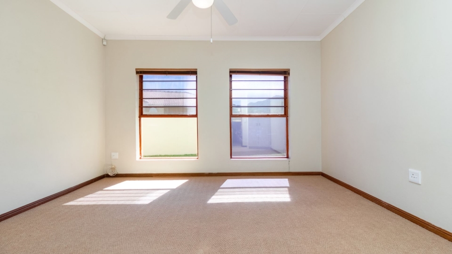 3 Bedroom Property for Sale in Sandbaai Western Cape